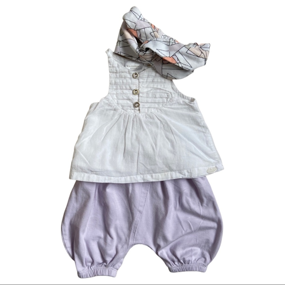 2 Kardashian Kids set